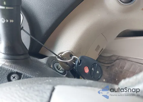 2010 Toyota Highlander Base V6 из США, поврежденный, VIN 5TDBK3EH5AS011531